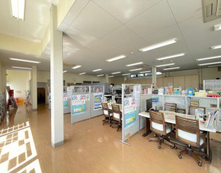 明るい店内へ是非お越し下さい!
お部屋探しの事、分からないことなど何でもご相談ください!